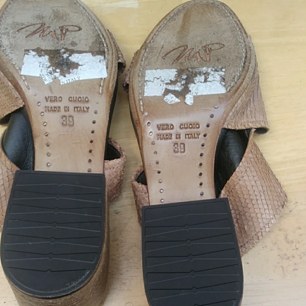 Sandals - Picture 3 of 3